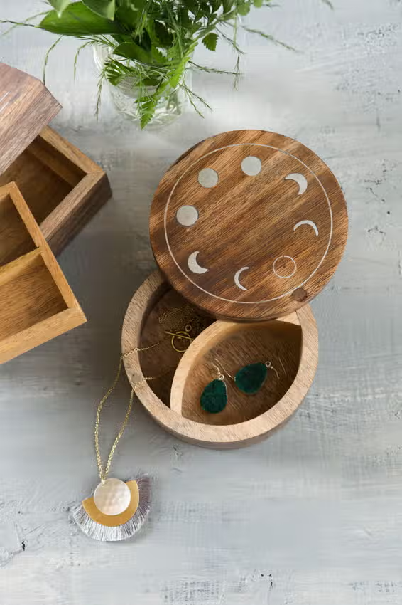 Indukala Moon Pivot Box