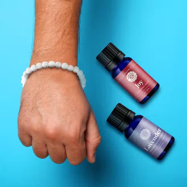 Aromatherapy Jewelry + Oils Kit
