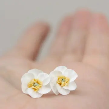 Delicate White Flowers Studs Earrings