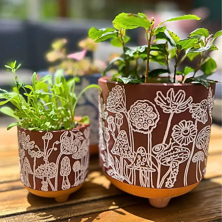 Etched Mushroom Terracotta Planter Cinnamon