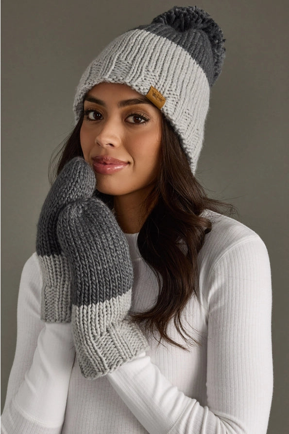 Dark + Light Grey Colorblock Mittens
