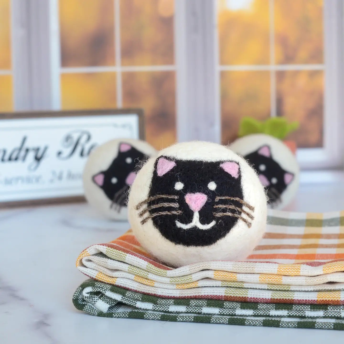 Black Cat Dryer Ball