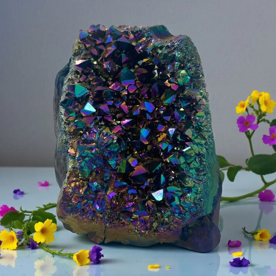 Cut Base Geode Rainbow Aura Small