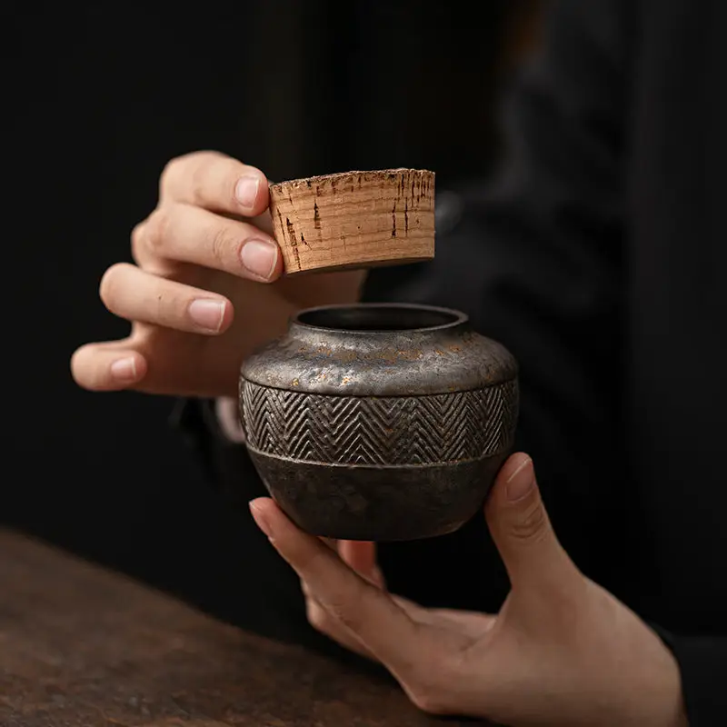 Gilded Iron-Glazed Oak-Lid Tea Caddy
