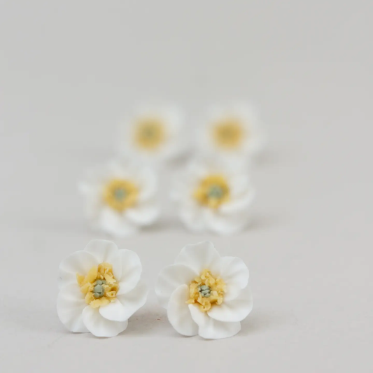 Delicate White Flowers Studs Earrings