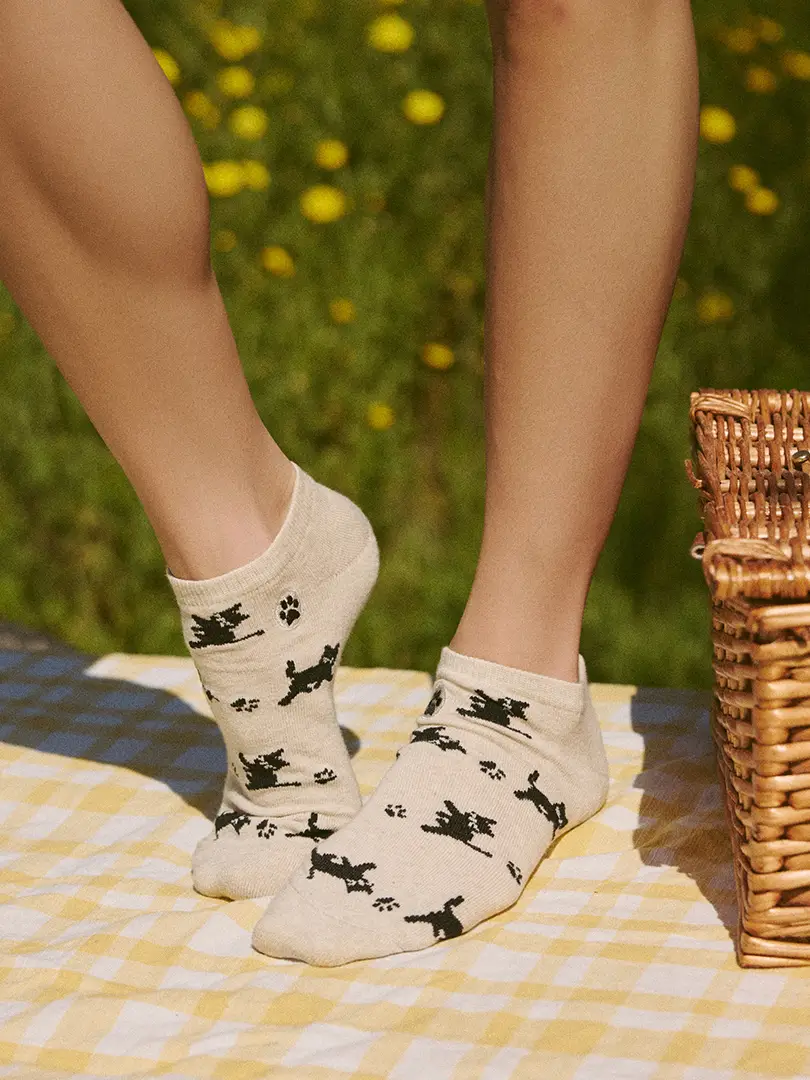 Ankle Socks That Save Cats (Beige Cats)