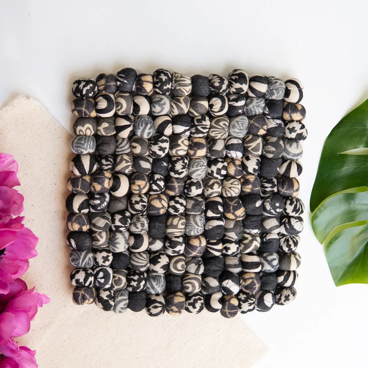 Sari Trivet Noir Black & White