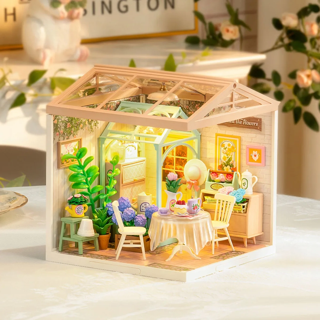 DIY Miniature House Kit: Blooming Tea Garden