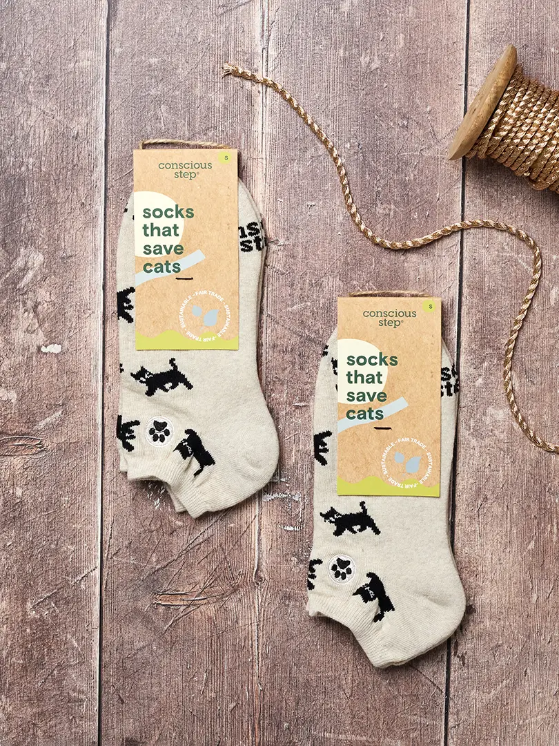 Ankle Socks That Save Cats (Beige Cats)